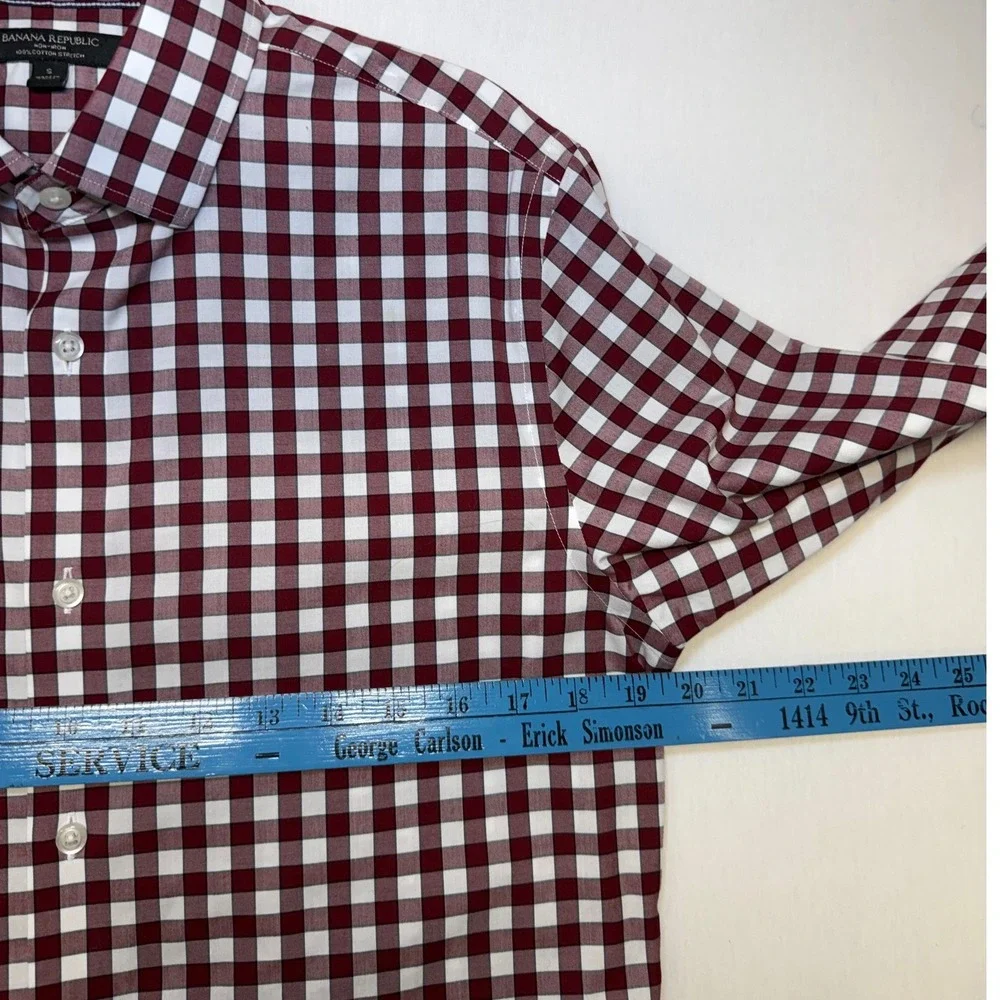 Banana Republic Camden Fit Non-Iron Gingham Shirt Mens Small Burgundy White